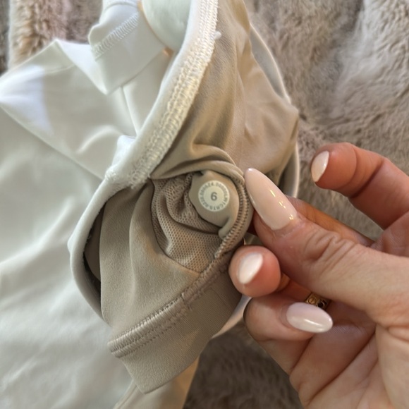 White Lululemon align crop top with built in sports bra - Picture 4 of 4